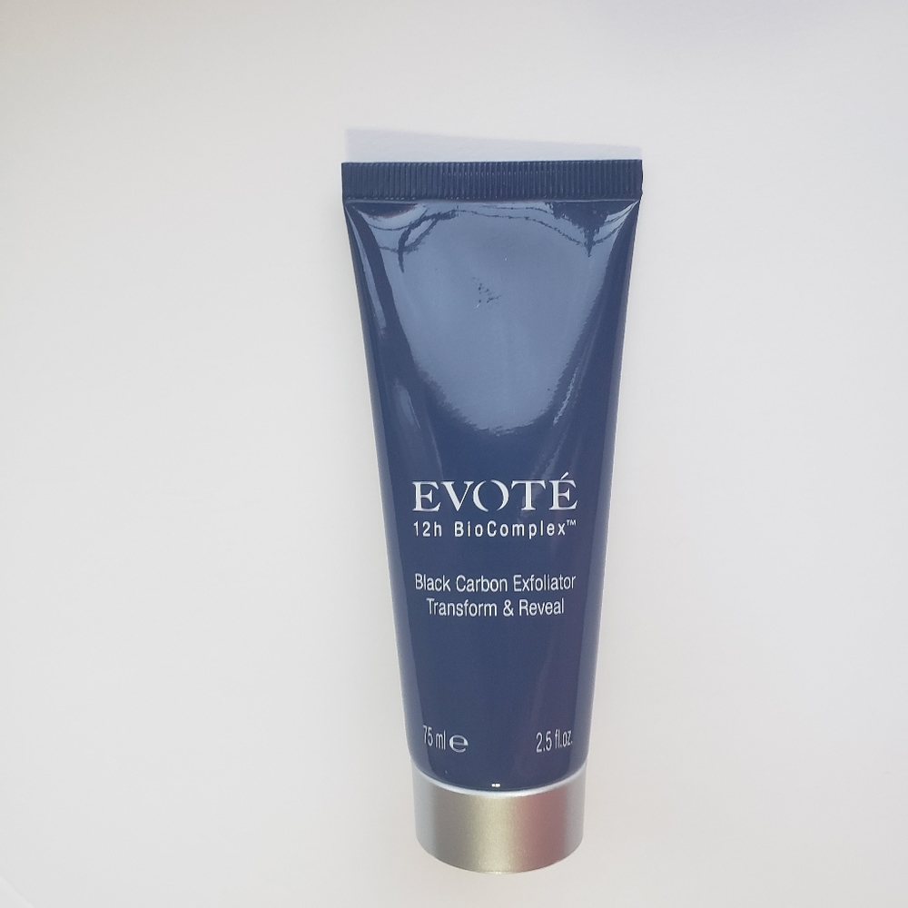 Black carbon exfoliator transform & reveal